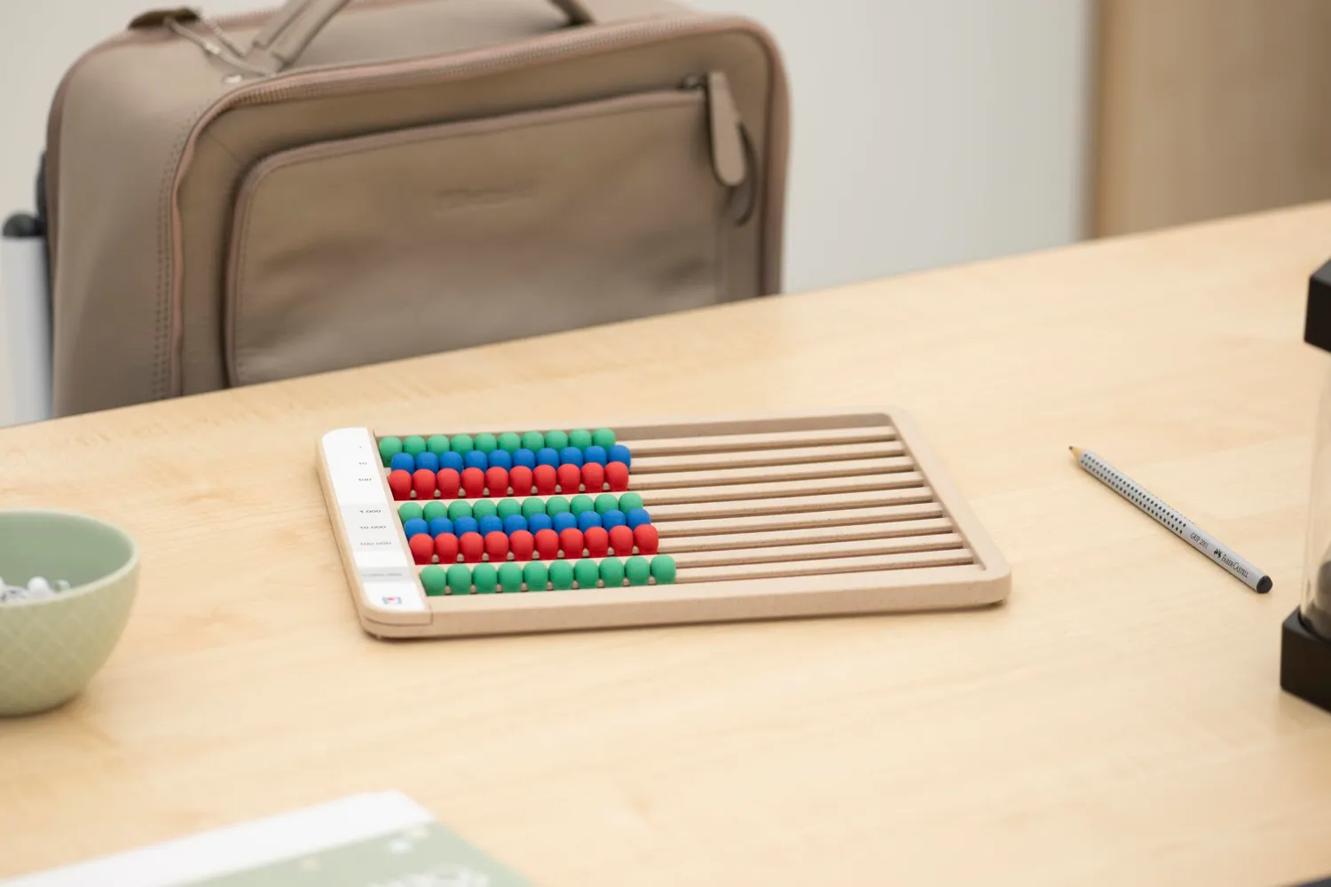 Betzold Montessori Rechenrahmen farbcodiert für Schulen