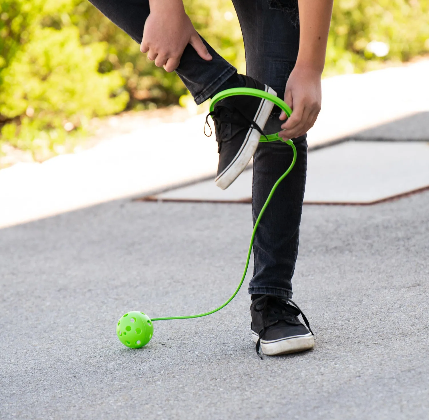 Betzold Schleuderball Fußkreisel 66 cm farbig sortiert