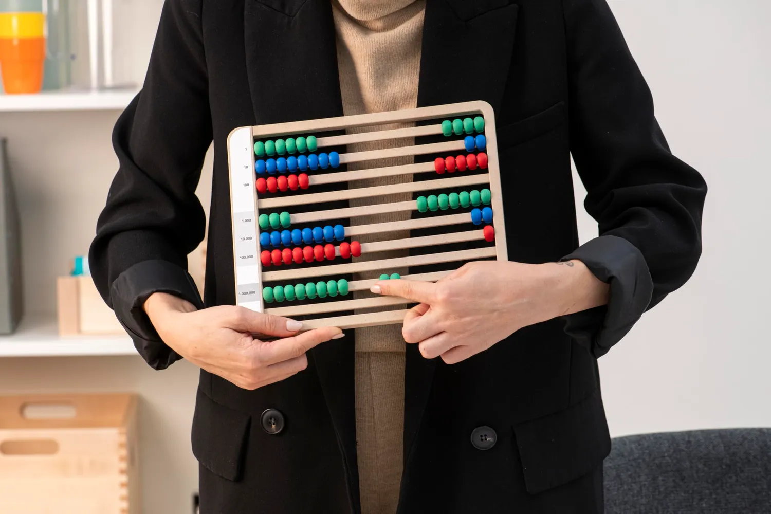 Betzold Montessori Rechenrahmen farbcodiert für Schulen