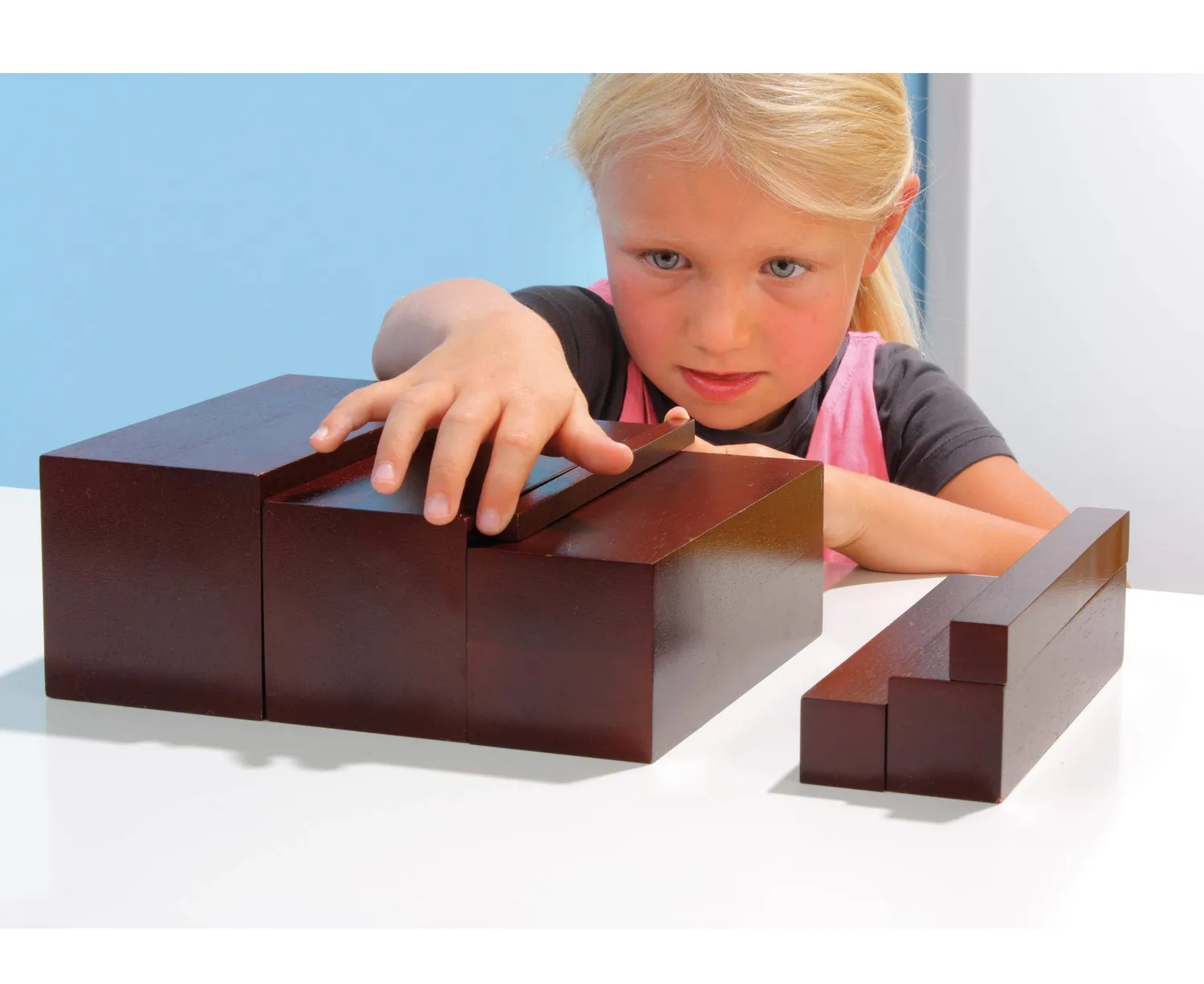 Betzold Braune Treppe Montessori Lernmaterial 10-teilig Holz