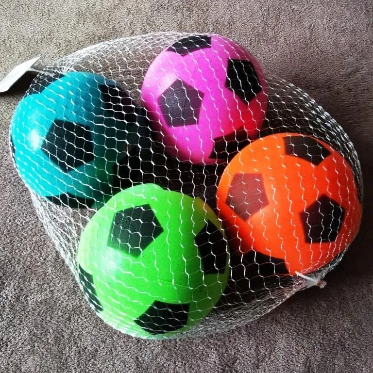Betzold Softbälle 4er-Set Schaumstoffbälle weich und griffig