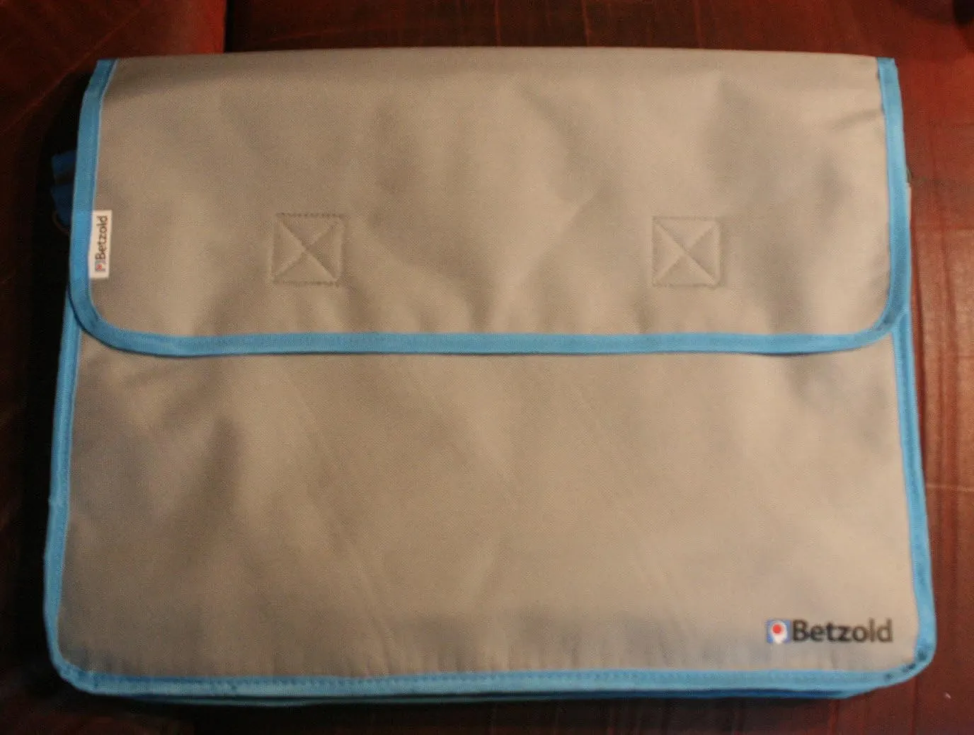 Betzold Kamishibai Tasche für Bildkarten mit Schultergurt
