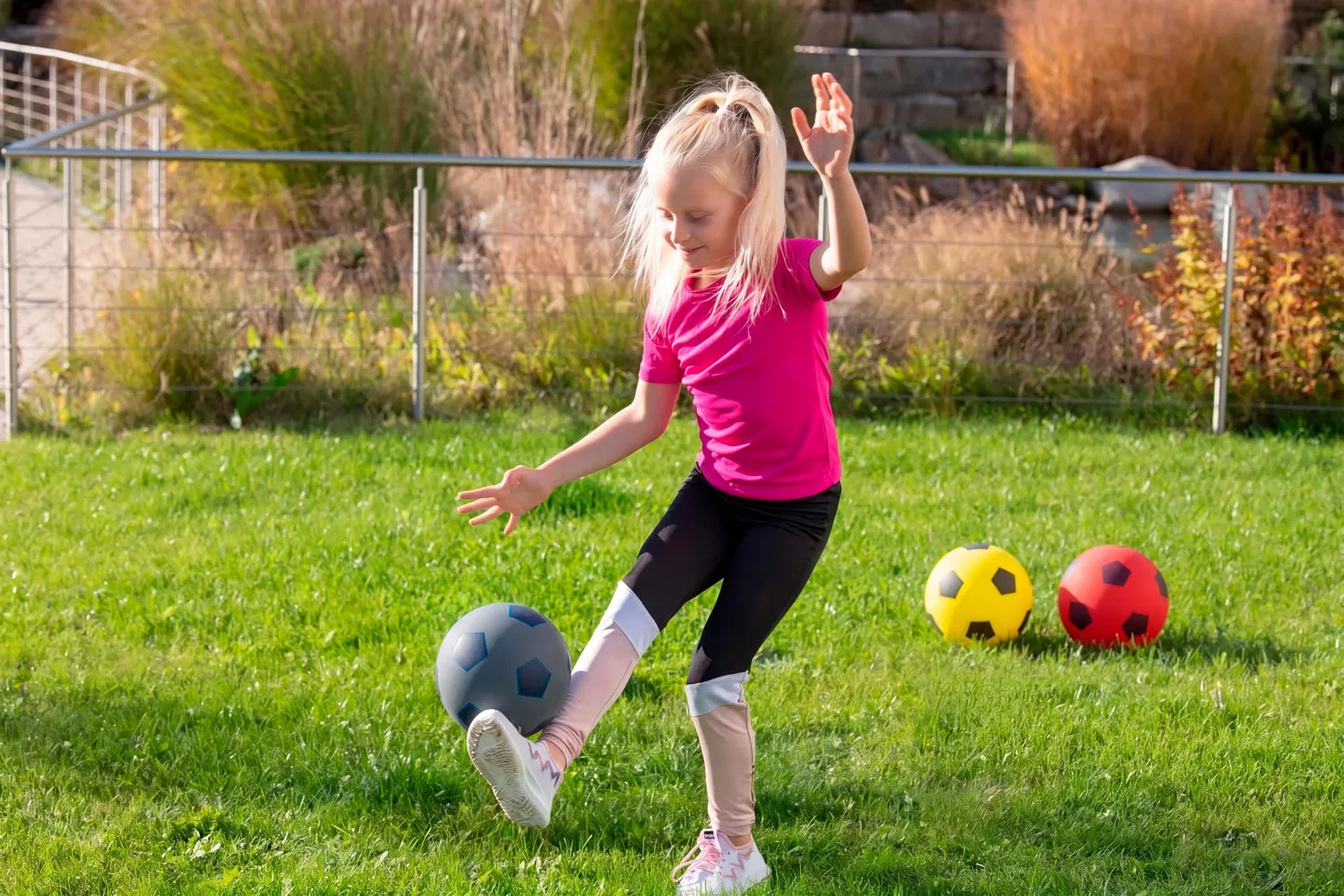 Betzold Softbälle-Set Schaumstoff-Fußbälle 3er-Set bunt