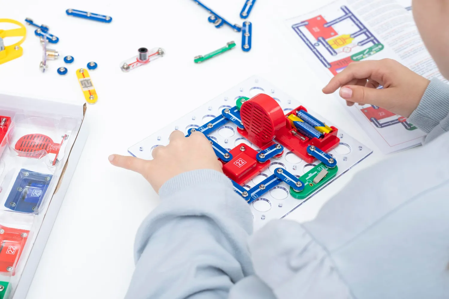 Betzold Elektronik Lernbaukasten Kinder Experimentierkasten 42-teilig