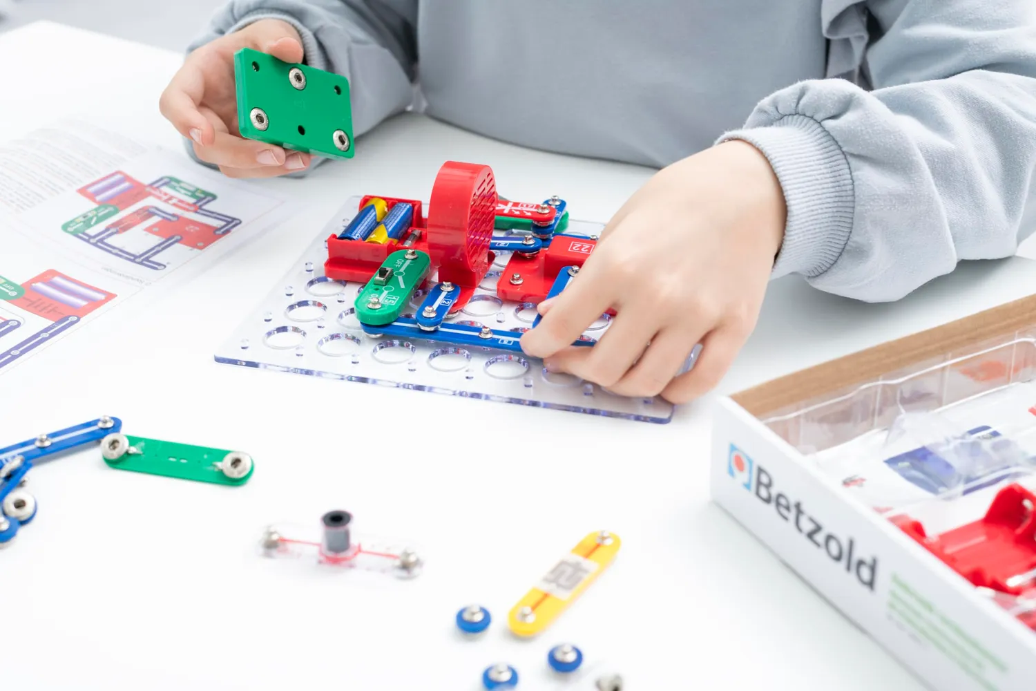 Betzold Elektronik Lernbaukasten Kinder Experimentierkasten 42-teilig