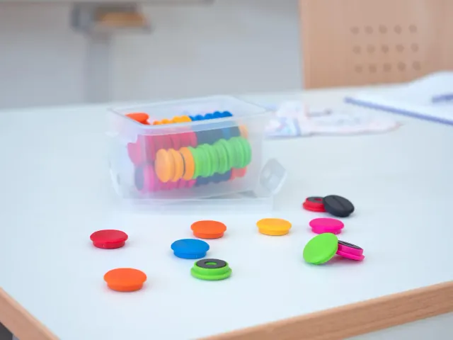 Betzold Tafel-Magnete Whiteboard 80er-Set mehrfarbig
