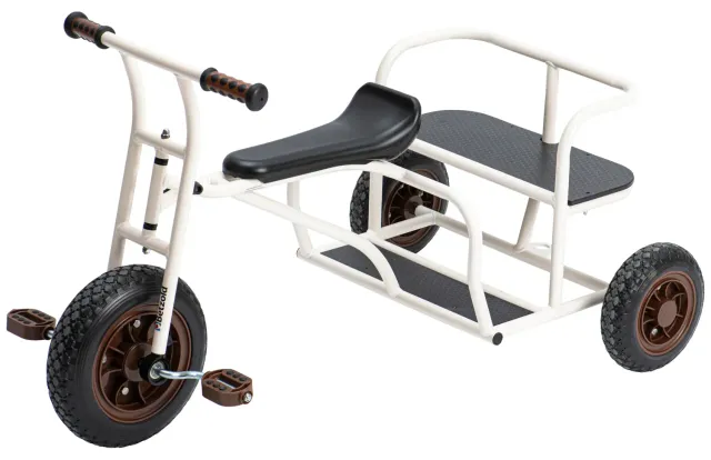 Betzold BuddyPlus Dreirad 3-Sitzer mit Trittbrett