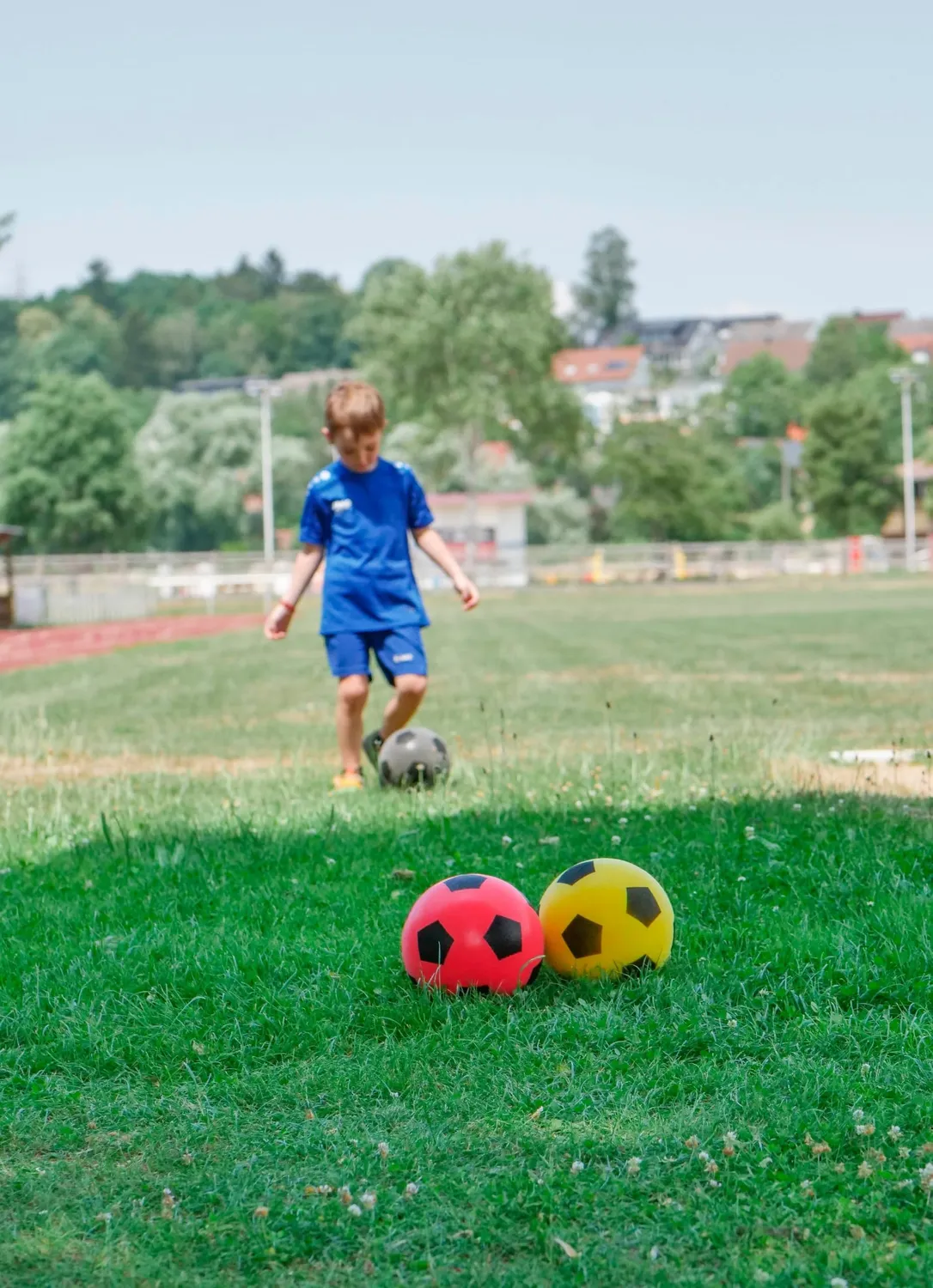 Betzold Softbälle-Set Schaumstoff-Fußbälle 3er-Set bunt